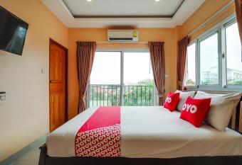 OYO 1027 Patumnak Beach Guesthouse allows 18 year olds to book a room