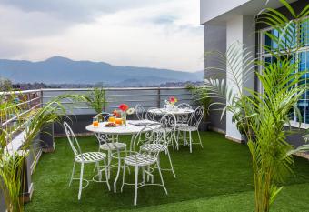 OYO 123 Hotel Prince Plaza allows 18 year olds to book a room