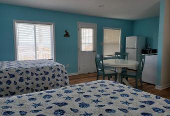 The Savannah Inn has Balcony rooms