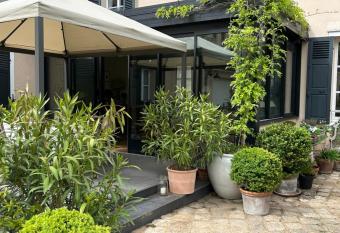 Le Jardin Cathedrale allows 18 year olds to book a room