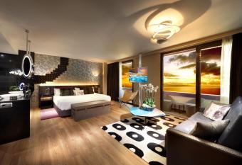 Hard Rock Hotel Tenerife allows 18 year olds to book a room