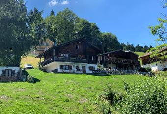 Ferienwohnungen im Blockhaus Metzler allows 18 year olds to book a room