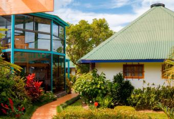 Hotel Isla Verde allows 18 year olds to book a room