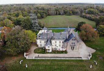 Chateau de La Faye has Balcony rooms
