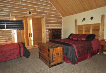 Teton Hostel HideAway allows 18 year olds to book a room