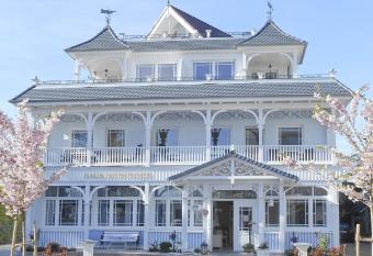 Haus Midsommer has Balcony rooms
