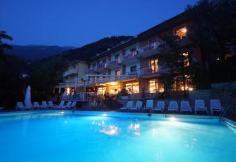 Hotel Alpi has Balcony rooms