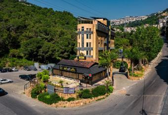 Le Caravelle Beirut has Balcony rooms
