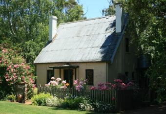 Brickendon has Balcony rooms