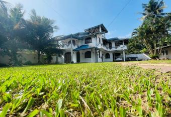 Pasidu Villa has Balcony rooms