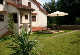 Apartment Luno has Balcony rooms