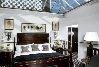 41 has rooms with a private hot tub