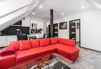 Hotel Apartments Bene  ova 6 has Balcony rooms