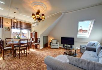 German18-3B Luxury Vilnius apartment allows 18 year olds to book a room