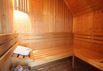 Spa Apartment has rooms with a private hot tub