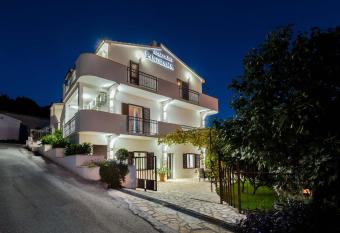 Apartments Panorama allows 18 year olds to book a room