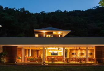 Le Relax Luxury Lodge allows 18 year olds to book a room