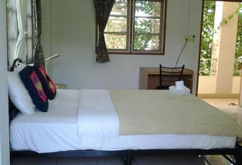 Pikul Apartment Hotel has Balcony rooms