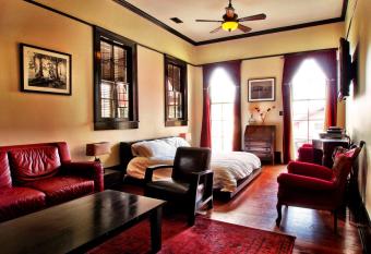 Royal Street Inn & Bar has Balcony rooms