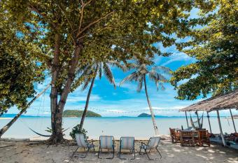 Colorful Hut has Balcony rooms