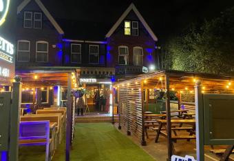 Bennetts Hotel allows 18 year olds to book a room