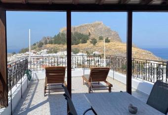 Jacks Studios has Balcony rooms