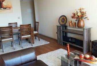 Apartamento En Vi  a Del Mar allows 18 year olds to book a room