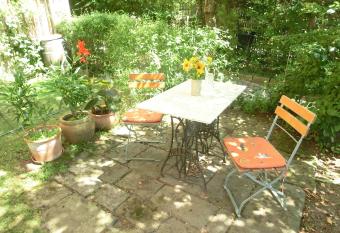 Ferienwohnung mit Charme in Dresden Pillnitz allows 18 year olds to book a room