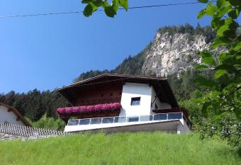 Ferienwohnung Zuppinger has Balcony rooms