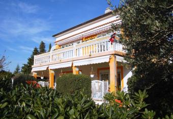 Apartments Setka has Balcony rooms