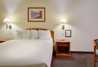 Vagabond Inn Hacienda Heights has Smoking rooms