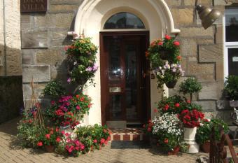 Dana Villa Holiday Accommodation allows 18 year olds to book a room