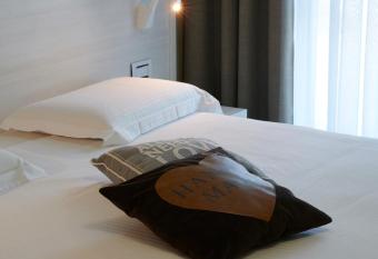 Foresteria La Torretta allows 18 year olds to book a room