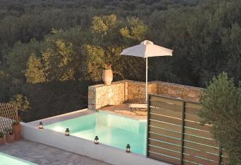 Istron Luxury Maisonettes has Balcony rooms