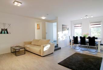 Apartmondo Ferienwohnungen Solingen allows 18 year olds to book a room