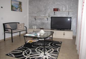 Corte Dante has Balcony rooms