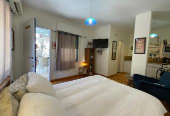 Netta s Place has Balcony rooms