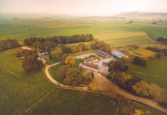 Shippon Cottage - Brosterfield Farm has Balcony rooms