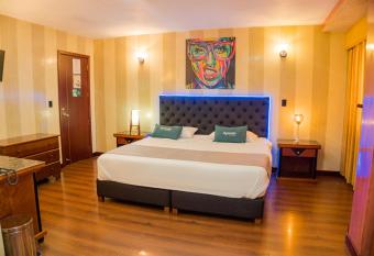 Ayenda Imperio Real allows 18 year olds to book a room