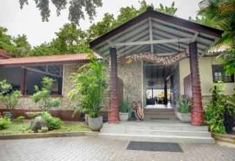 Happy Banana Hotel has Balcony rooms