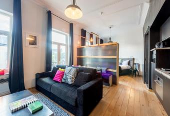 Grand Sablon Residence has Balcony rooms