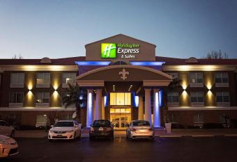 Holiday Inn Express & Suites Alexandria, an IHG Hotel allows 18 year olds to book a room