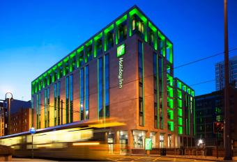 Holiday Inn Manchester - City Centre, an IHG Hotel allows 18 year olds to book a room