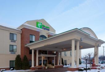 Holiday Inn Express Lordstown-Newton Falls/Warren By IHG allows 18 year olds to book a room
