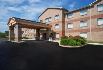 Best Western Plus Pocomoke City allows 18 year olds to book a room