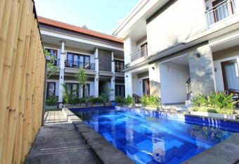 De Dukuh Guest House allows 18 year olds to book a room