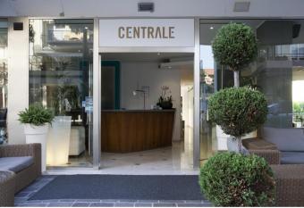 Hotel Centrale allows 18 year olds to book a room