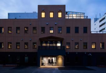 Tokyo Ariake Bay Hotel allows 18 year olds to book a room