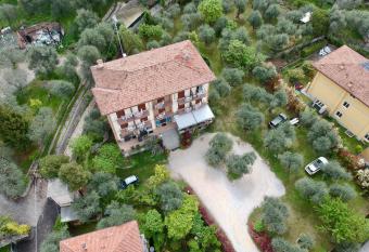 Hotel Carlo has Balcony rooms