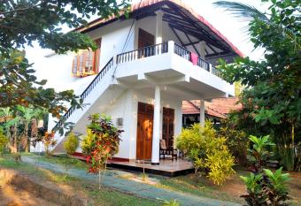 Rock Pool Residence has Balcony rooms